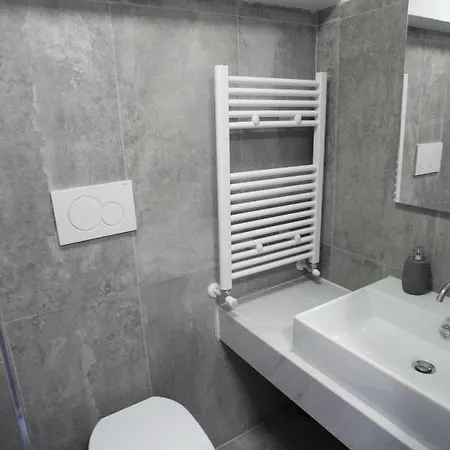 Lejlighed Tech & Retro House, In Marghera District! *