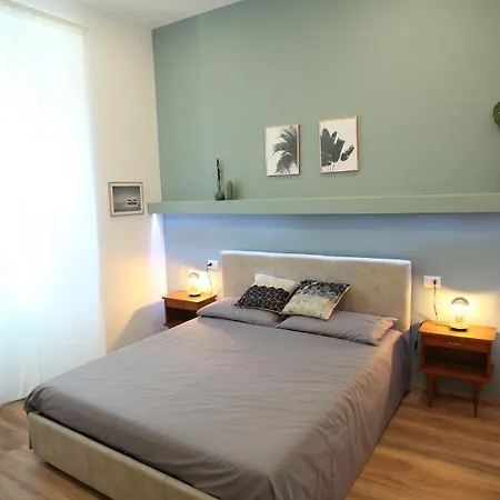Tech & Retro House, In Marghera District! Lejlighed