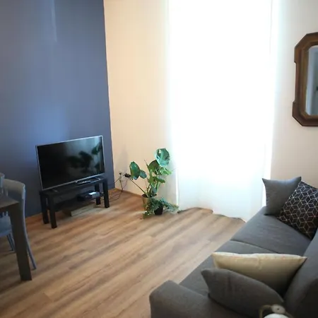 Tech & Retro House, In Marghera District!